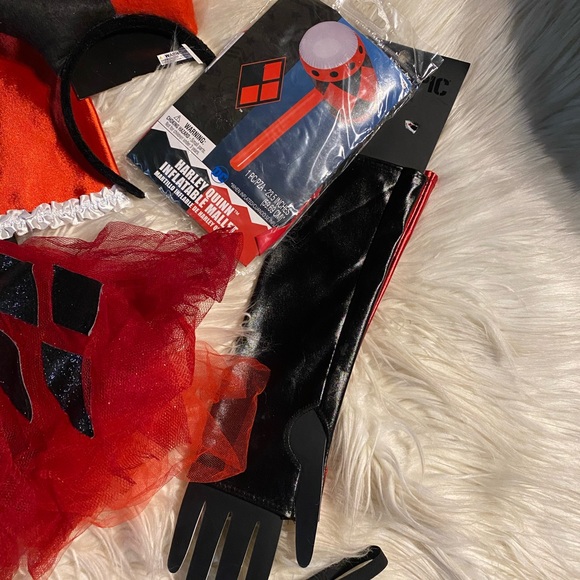 Women’s Harley Quinn complete costume (B2*) - Picture 7 of 7